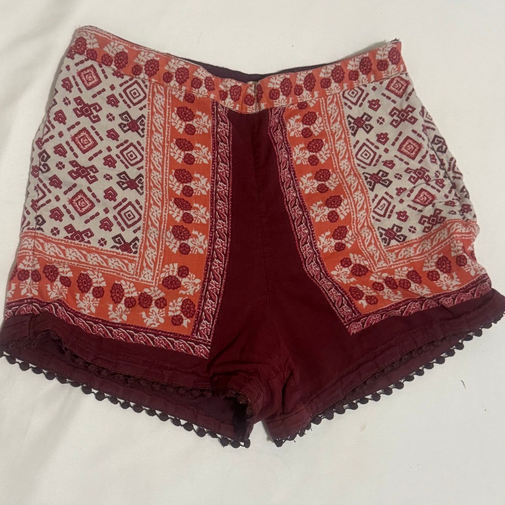 Hollister Burgundy Boho Print Pom Pom Trim Shorts Womens Size 3 Geometric Summer